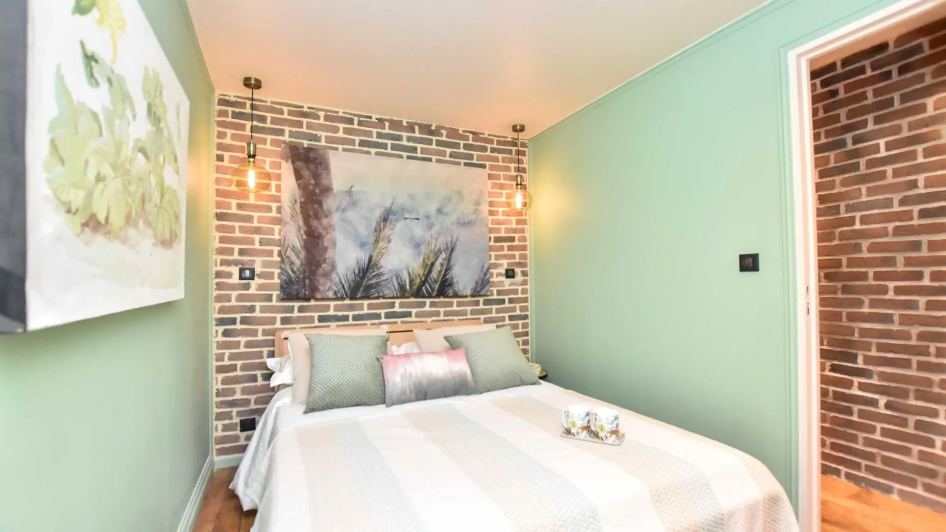 Apartment Magnificent Apartment- 2br-6p - Republique *